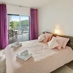 Luxurious T2 Apartment, Olhos Dagua