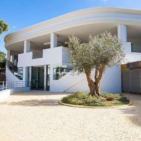 Lejlighed Family 2br With Large Terrace, Pools & 8-min Walk To Falesia Albufeira