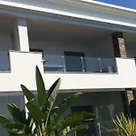 Luxurious T2 Apartment, Olhos Dagua 아파트