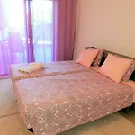 Luxurious T2 Apartment, Olhos Dagua