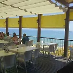 Luxurious T2 Apartment, Olhos Dagua * אלבופיירה