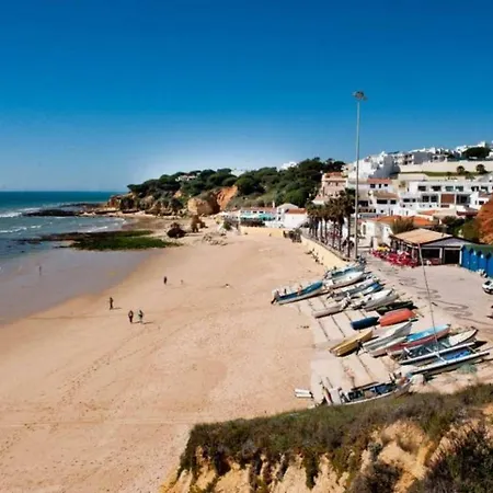 Apartmán Family 2br With Large Terrace, Pools & 8-min Walk To Falesia