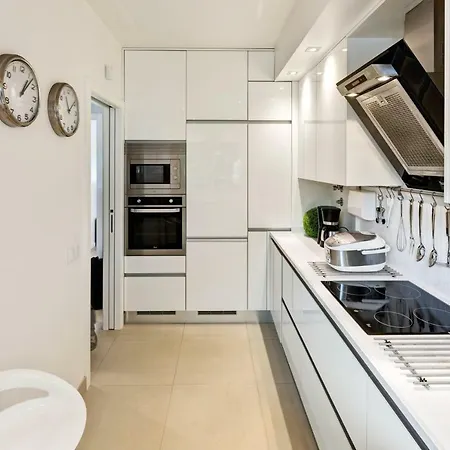 Διαμέρισμα Family 2br With Large Terrace, Pools & 8-min Walk To Falesia