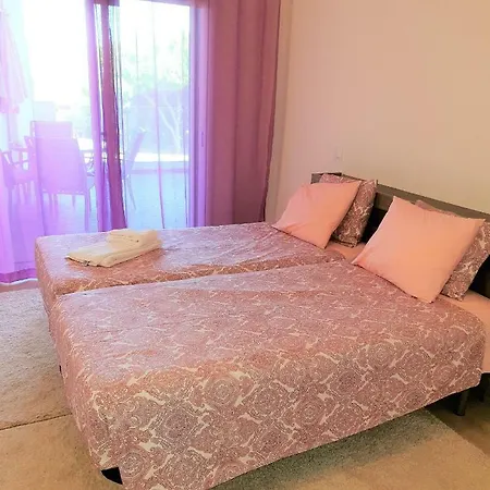 Luxurious T2 Apartment, Olhos Dagua